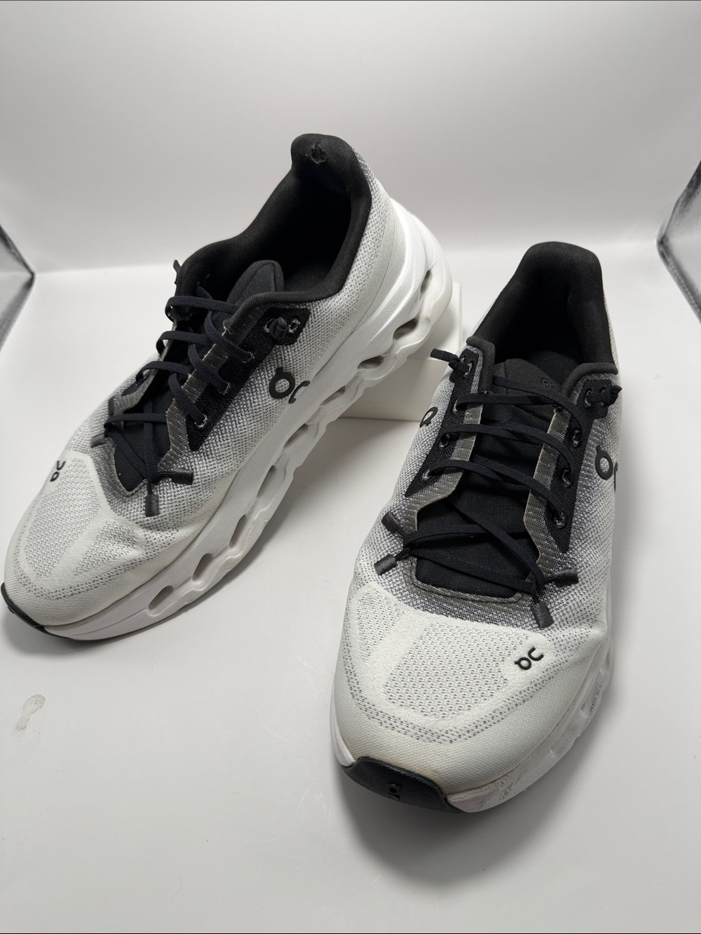 On Cloudtilt Women’s Running Shoes Size 9 White Black CloudTec Phase